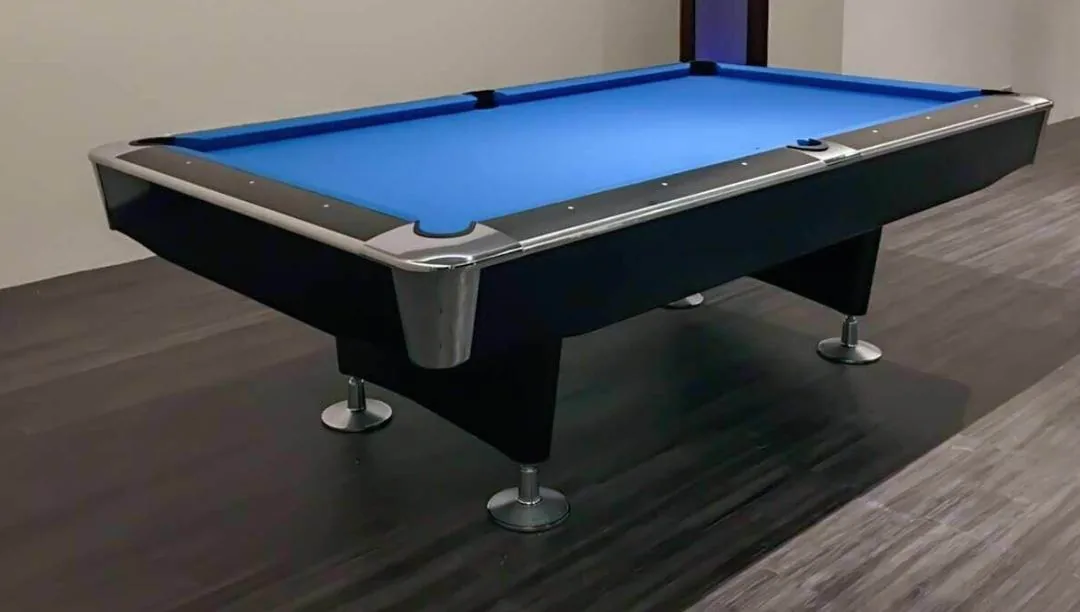 Pool table side view